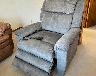 Like new La-Z-Boy power lift recliner