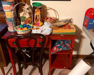 desk and chair 