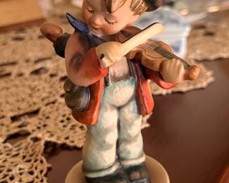 Hummel Figure #4 'Little Fiddler'