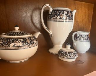 Wedgewood Florentine Set