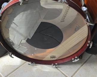 vintage Ludwig drums with carrying cases 