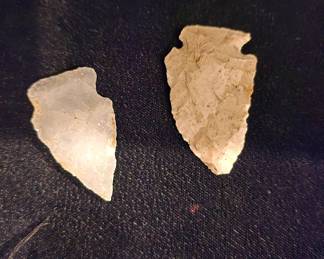arrowheads 