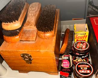 shoe cleaning supplies