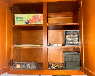 assorted garage items