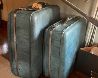 Vintage Luggage 2 Piece Set