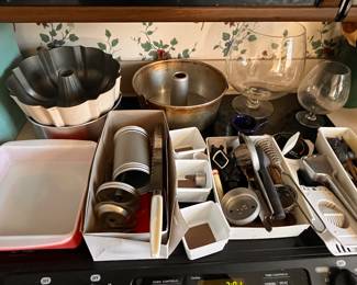 Baking supplies, cake pans 