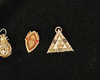 14,10k gold charms 