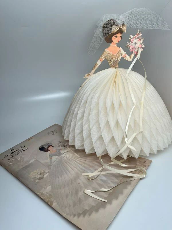 4300 Hallmark The Bride Vintage PlansAParty Centerpiecemin
