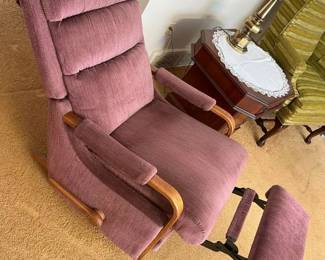4300 Vintage LayZBoy Medium Reclinermin
