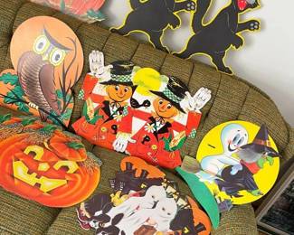 4300 Vintage Halloween Cutoutsmin