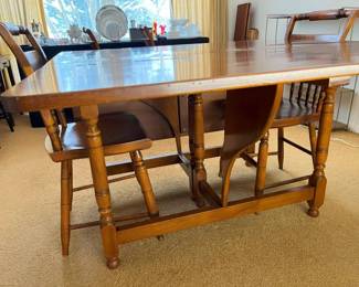 4300 Whitney Maple Dining Table Base Detailmin