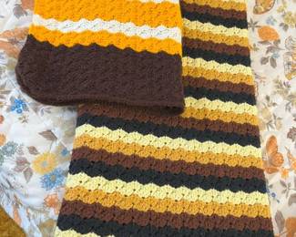 4300 Vintage Handknit Throwsmin