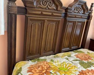 4300 Vintage Twin Headboard Detailmin