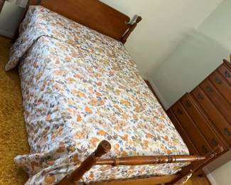 4300 Whitney Maple Full Bed Framemin