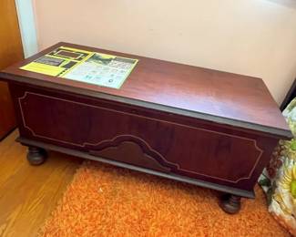 4300 Cavalier Vintage Cedar Chestmin