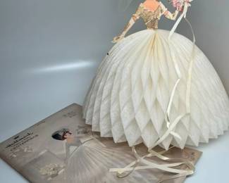 4300 Hallmark The Bride Vintage PlansAParty Centerpiecemin