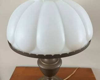 4300 Vintage Brass Table Lampmin