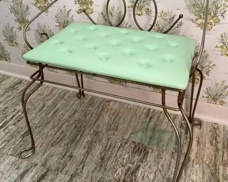 4300 Vintage PearlWick Vanity Stoolmin