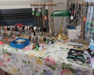 Lots of nice jewelry