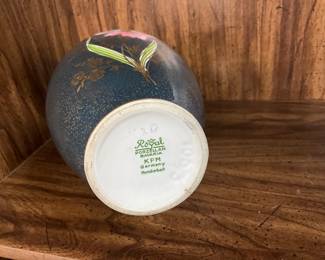 Royal Porzellan Handarbeit Bavaria Floral Vase - KPM Germany 