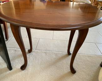 Drop-leaf side table