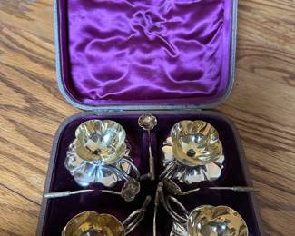 Salt cellar set