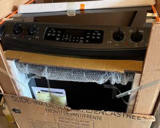 Electric stove brand new sells at Lowe’s for 799 first day 400