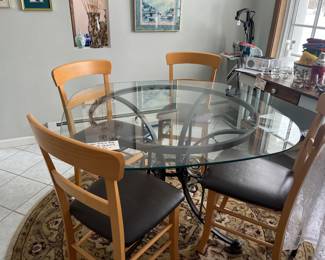 Dining room
Table set $125