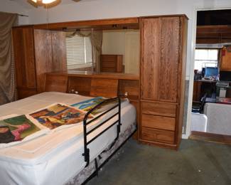 Front Bedroom Overview (Access to Garage)