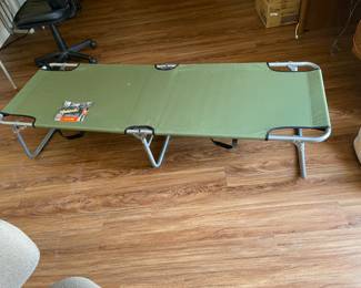 Folding cot