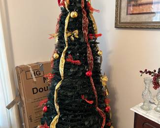 Spring up Christmas tree