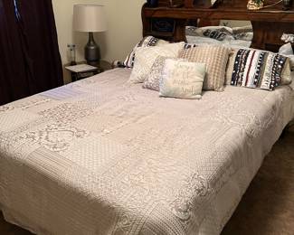 Queen size bed