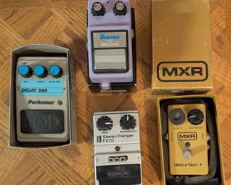 Guitar Delays, DOD Performer, Ibanez CS 9 Stereo Chorus, DOD Stereo Flanger FX70, MXR distortion +