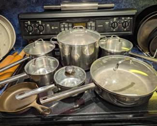 Cookware with Lids