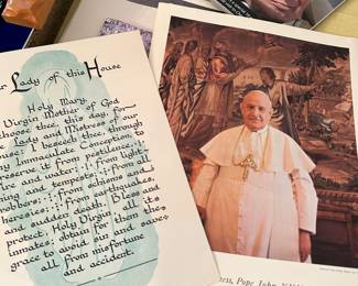 An entire table dedicated to POPES!