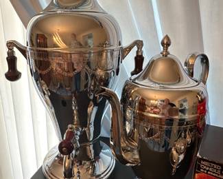 This is a vintage Farberware percolator and coffee pot. We also have the sugar and creamer!