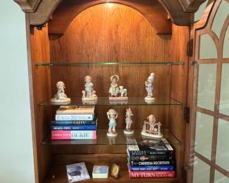 Then, of course, the top which is lit to display all your best collectibles