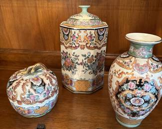 Here we have three pieces of Macau decorative porcelain pieces likely made in China! All three are stunning and an excellent condition!