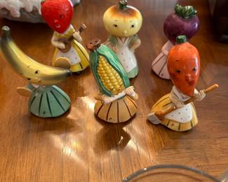 In a house filled with vintage treasures it’s hard to find a favorite, but these six are close to the top! Who we have sex, vintage, Napco, anthropomorphic salt and pepper shakers from the farm girl series! These are produced in the 1950s and 60s and are in terrific condition!