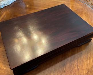This is a fantastic set of Tudor Plate made by Oneida community! It is a complete service for 8+ all serving pieces! Comes in its original beautiful felt lined box! This pattern was introduced in 1946!