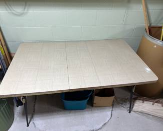GREAT vintage MCM Formica Topped Table!