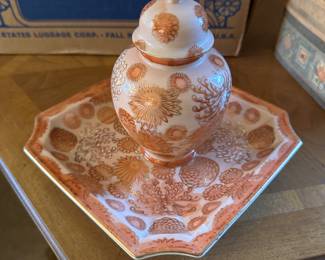 This is a sweet little two piece Japanese set