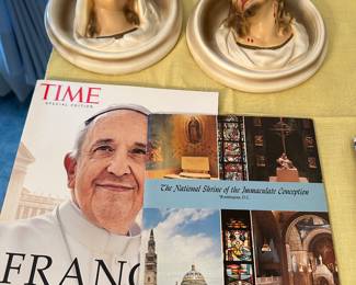 An entire table dedicated to POPES!