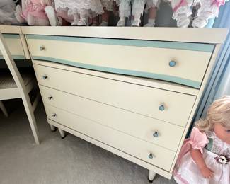 This is the right side, dresser of the three-piece corner desk set! It’s in mint condition