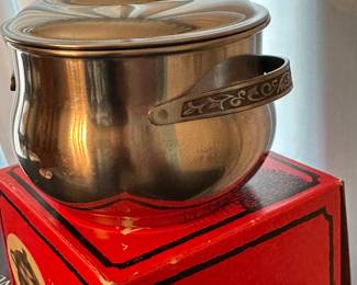 There are a lot of great little MCM side, serving pieces for buffets or for parties. Most of them have never been opened or used!