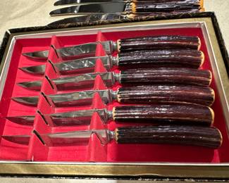 This is a beautiful set of 1970s steak knives !