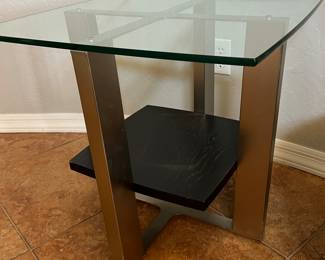 End Table w Glass Top 