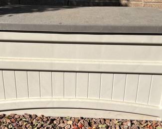 Patio Suncast 78 gal Deck Box 