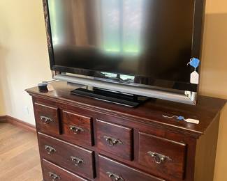 TV's and dressers