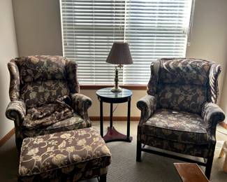 This is a nice project set. Chairs show wear. 